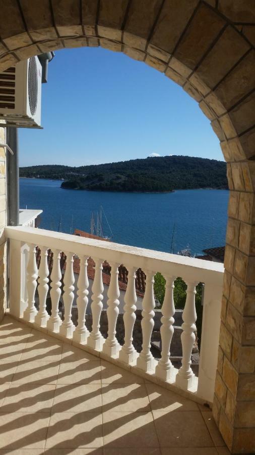 Apartmani Frkic Tisno Exteriér fotografie